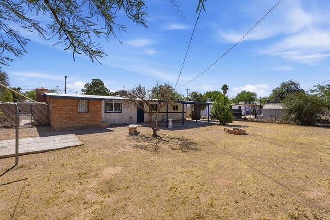 Building Photo - 4608 Fremont Ave