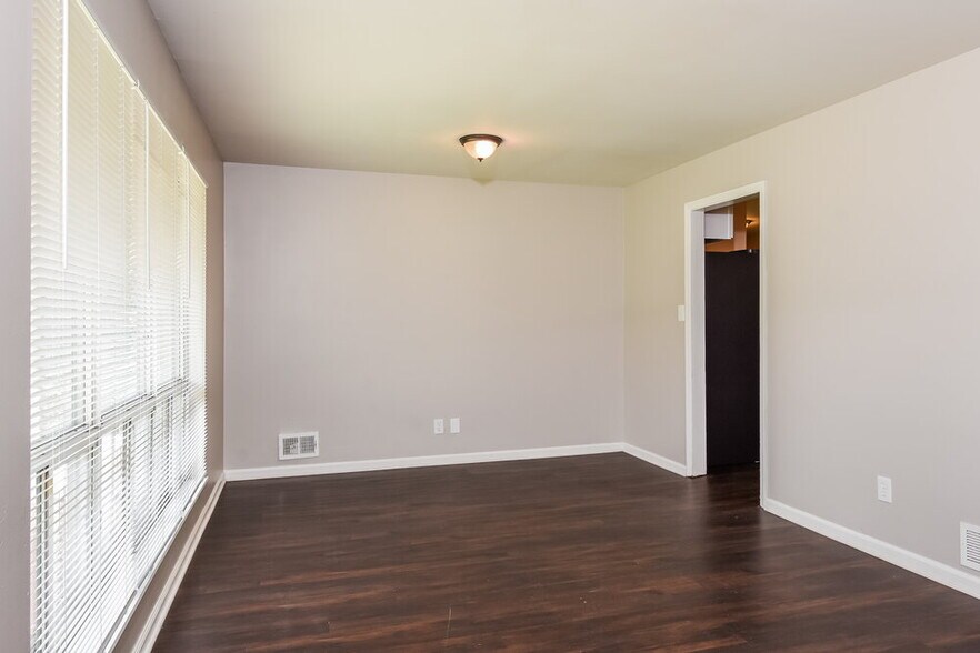 Building Photo - 4212 Plumtree Way