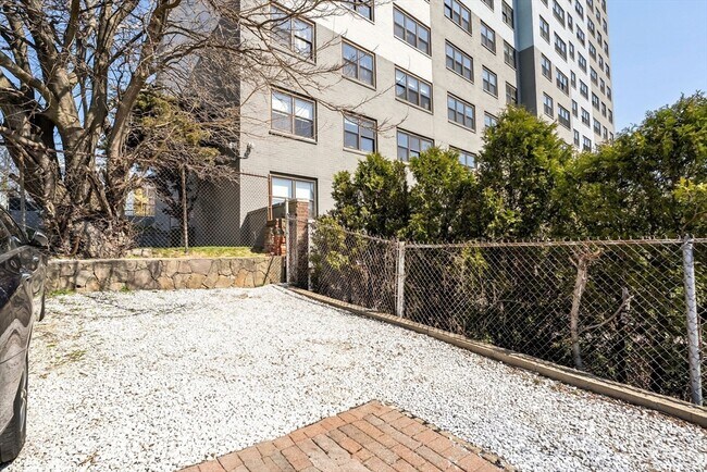 Building Photo - 1400 Columbia Rd