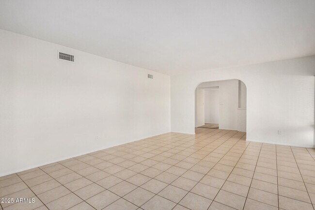 Building Photo - 13039 N 70th St