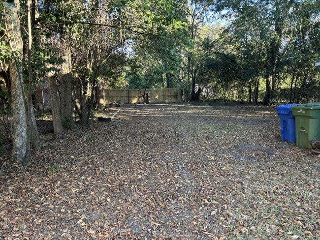 Building Photo - 1351 Springer St