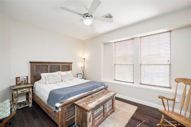 Building Photo - 2729 Kinney Oaks Ct