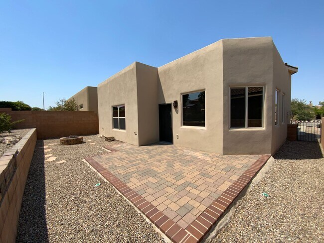 Building Photo - 3 Bedroom Custom Single Story Home Availab...