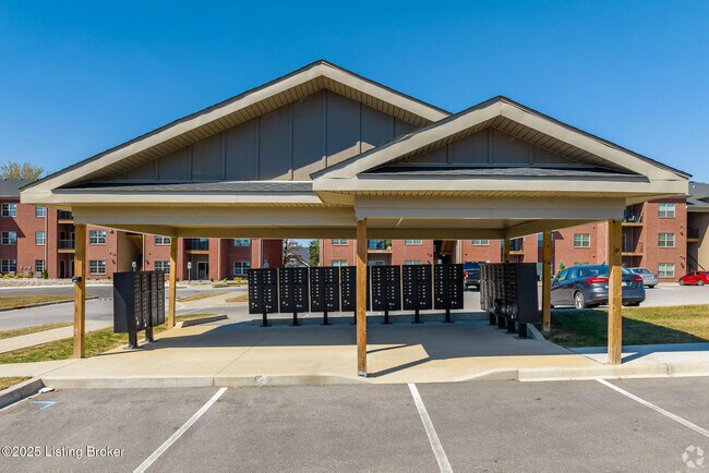 Building Photo - 8500 Westmont Dr