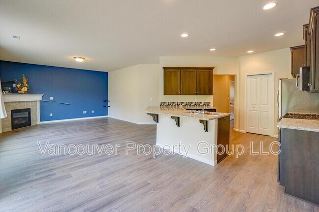 Building Photo - 2273 S Red Tail Loop