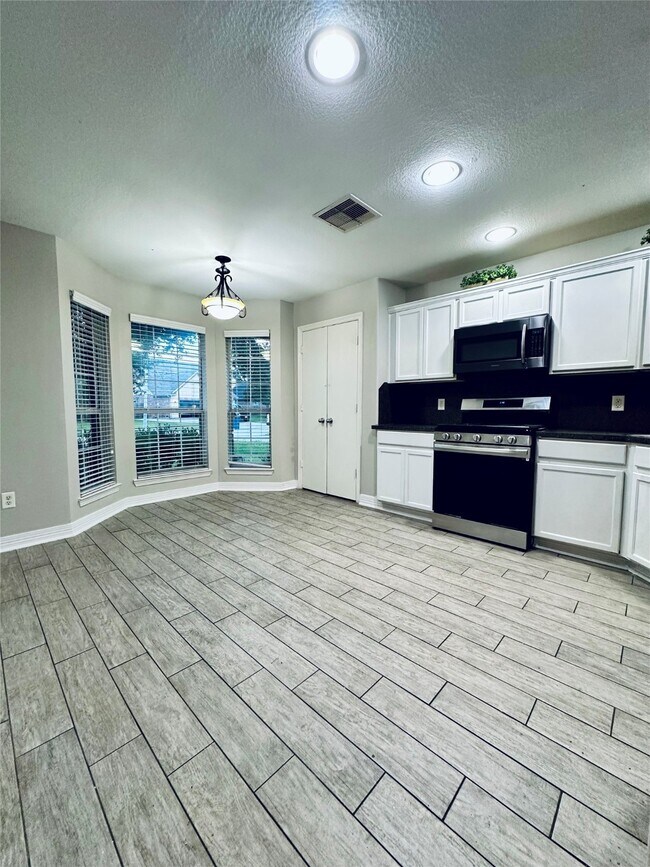 Building Photo - 21604 Horseshoe Dr