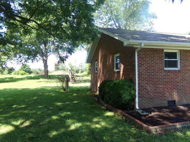 Building Photo - 3 Bedroom in Prince George County - Availa...