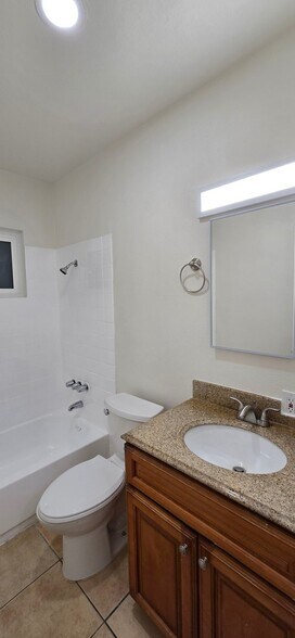 Building Photo - 13926 La Mirada Blvd