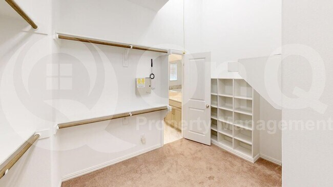 Building Photo - 2232 Southwick Dr