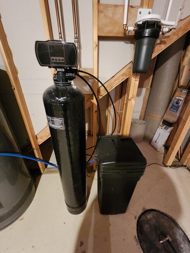 Building Photo - 4021 Sandalwood Drive