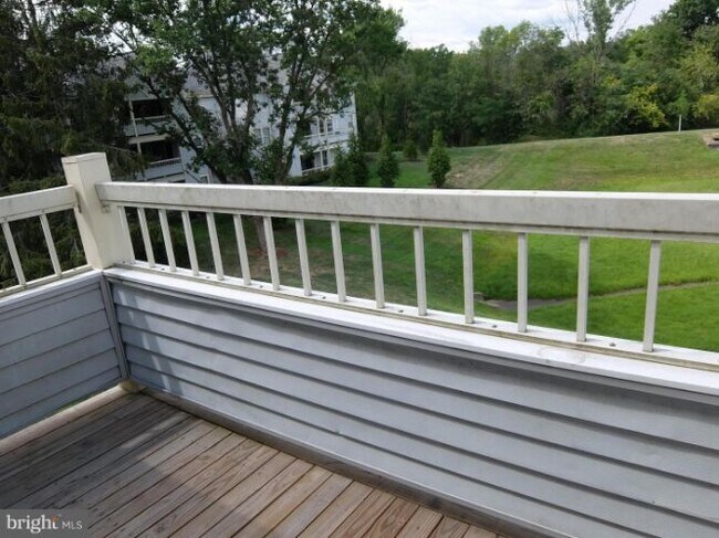 Building Photo - 202 Salem Ct