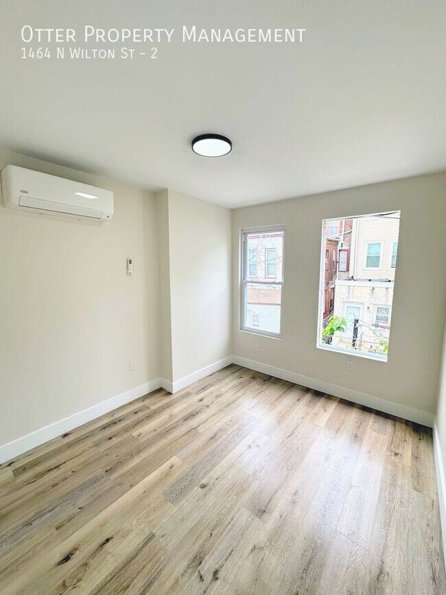 Building Photo - 1464 N Wilton St