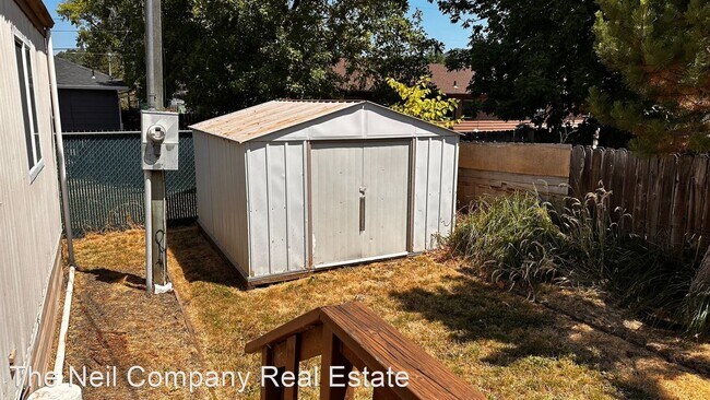 Building Photo - 2 br, 1 bath House - 458 NE Russell St