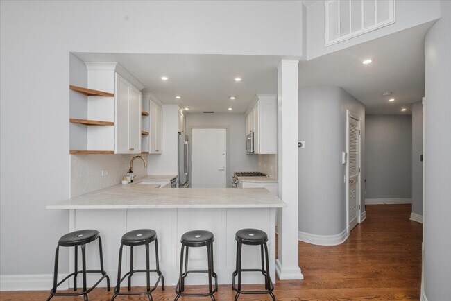 Building Photo - 501 N Wells St