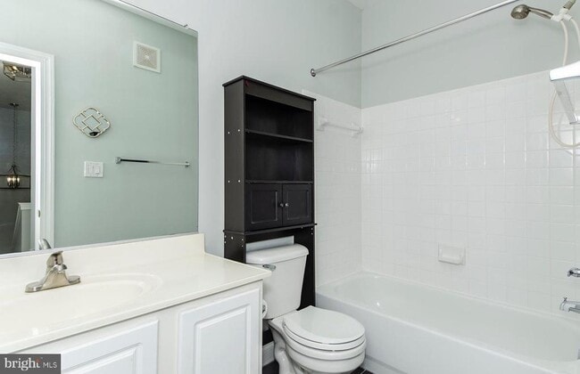 Building Photo - 8069 Gatehouse Rd