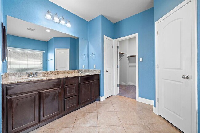 Building Photo - 28915 Crested Butte Dr