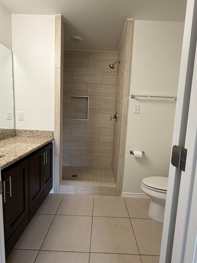 Building Photo - 5701 Montevista Dr