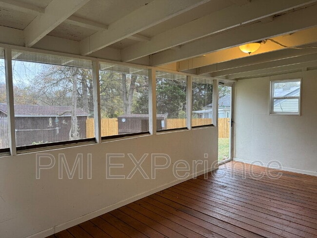 Building Photo - 9806 Ambler Ln