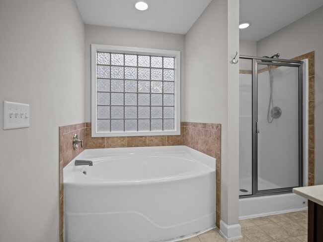 Building Photo - Welcome to Pepperwood Lane!