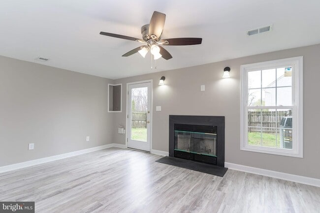 Building Photo - 310 Sedgwick Ct