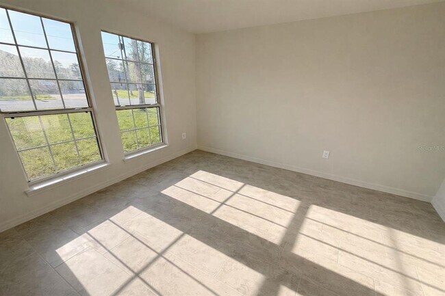 Building Photo - 31 Russkin Ln