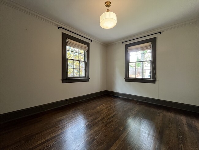 Building Photo - 373 Hillside Ave