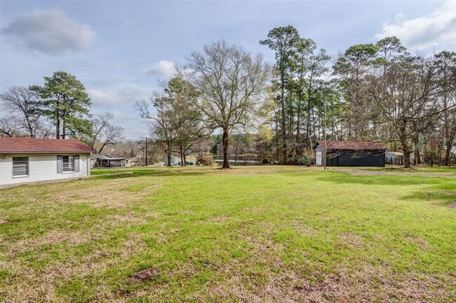 Building Photo - 17445 Pine Lake Rd