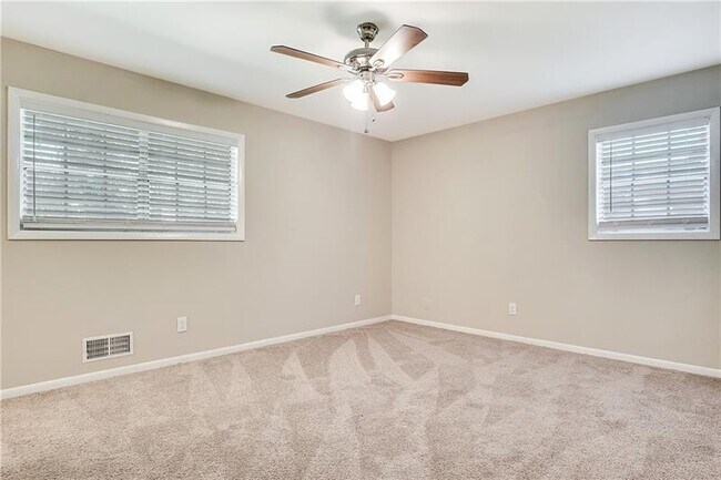 Building Photo - 4427 Sun Valley Blvd