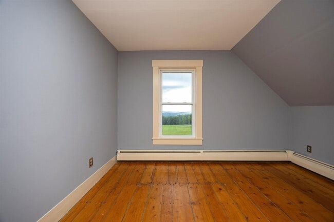 Building Photo - 2169 Green Bay Loop