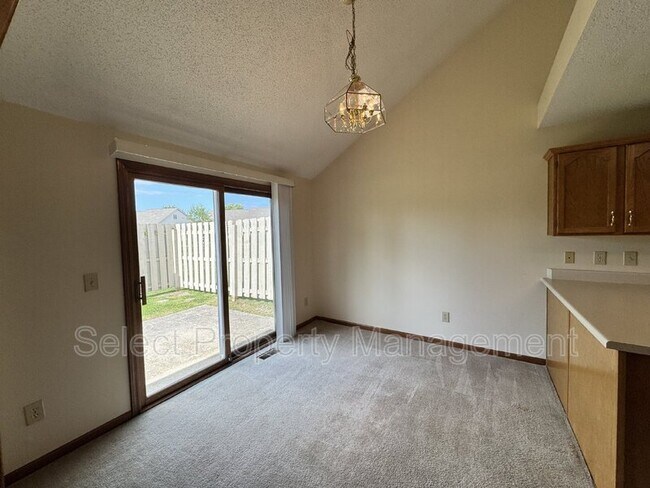 Building Photo - 7459 Montclair Dr