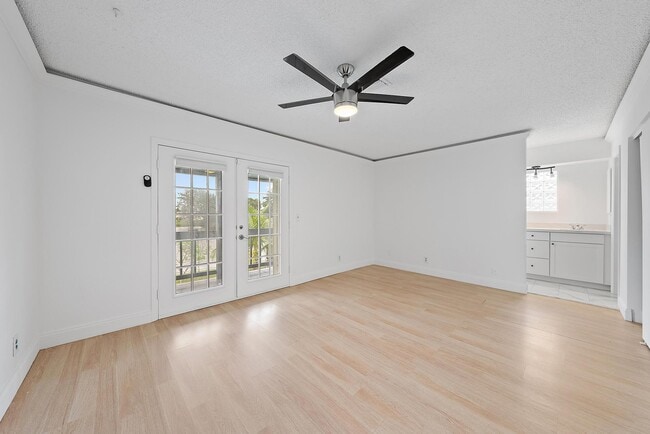 Building Photo - 4631 Brook Dr