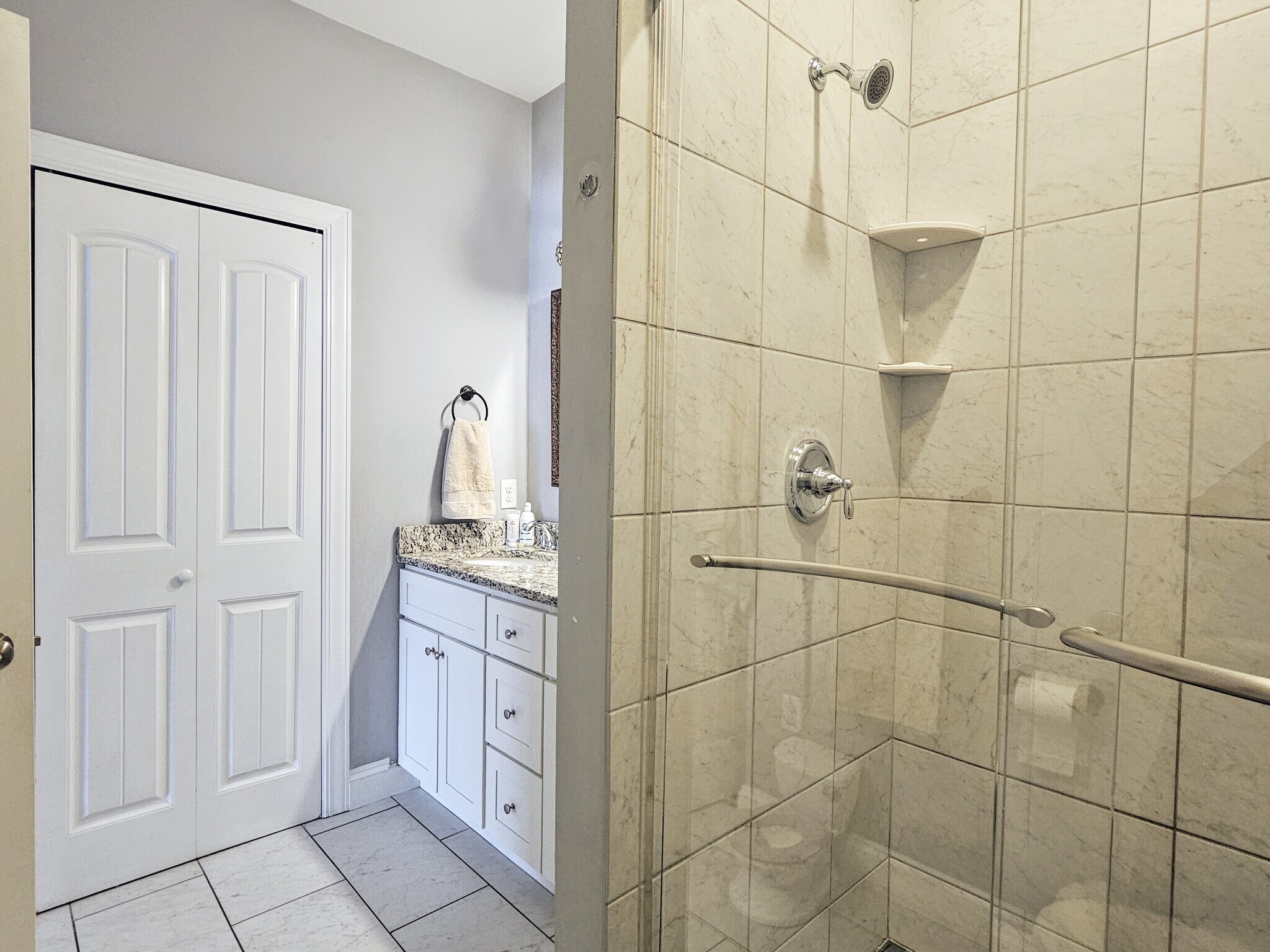 Building Photo - 634 Brentwood Dr