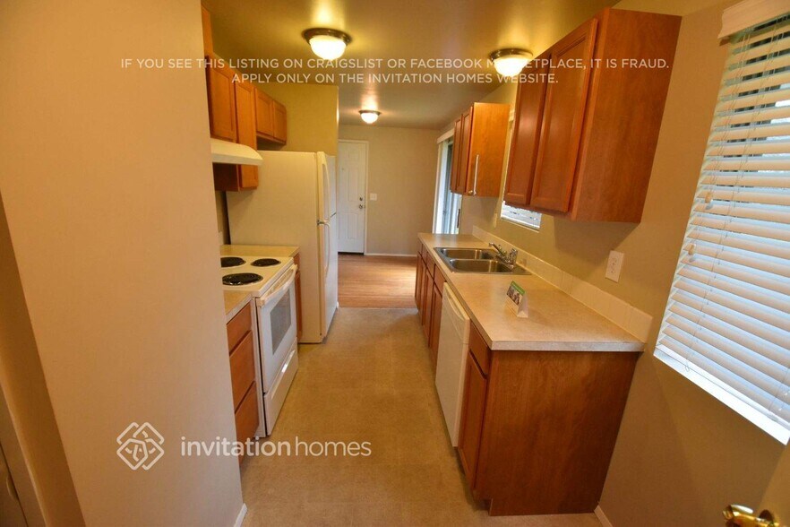 Building Photo - 3307 S 251st Pl