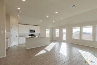 Building Photo - 233 Gray Wolf Dr