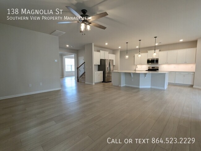 Building Photo - 138 Magnolia St