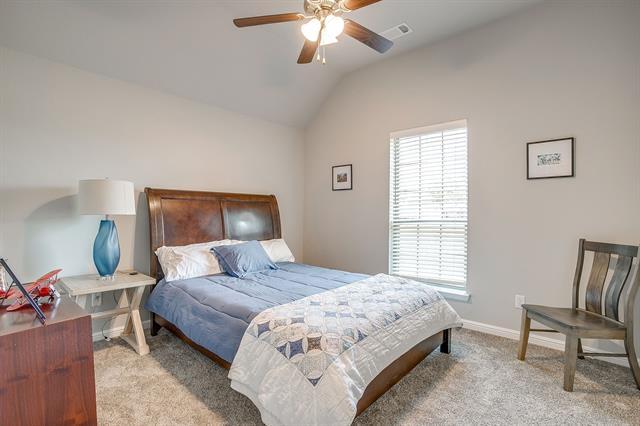 Building Photo - 404 Lacey Oak Ct