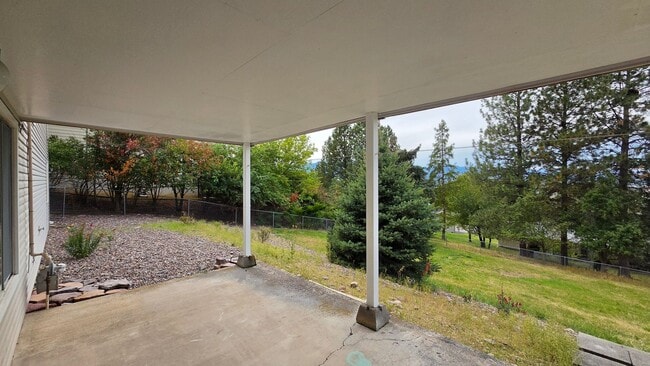 Building Photo - 411 Westview Dr