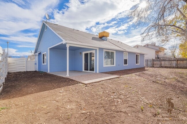 Building Photo - 537 Shanne St