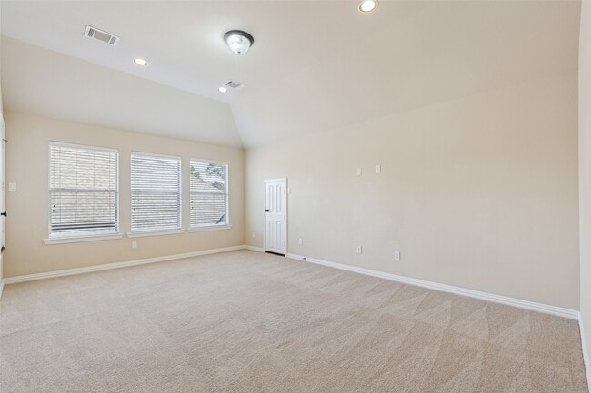 Building Photo - 11 Vershire Cir