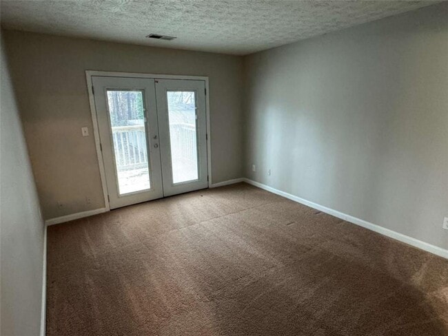 Building Photo - 3047 Regal Park Ct