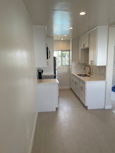 Building Photo - 229 Bicknell Ave