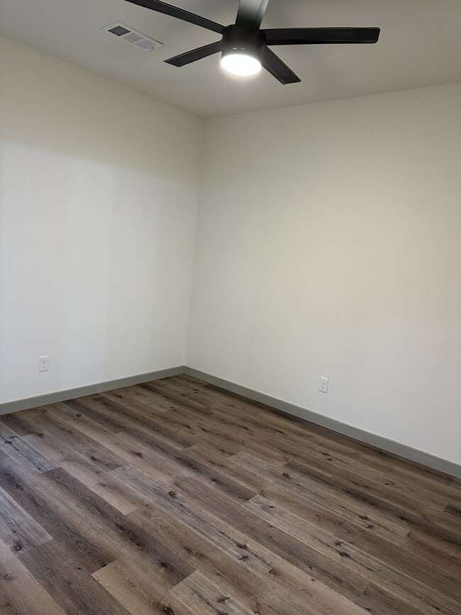 Building Photo - 125 Cayuga St