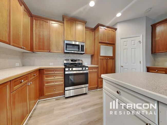 Building Photo - 1410 Bentwater Dr