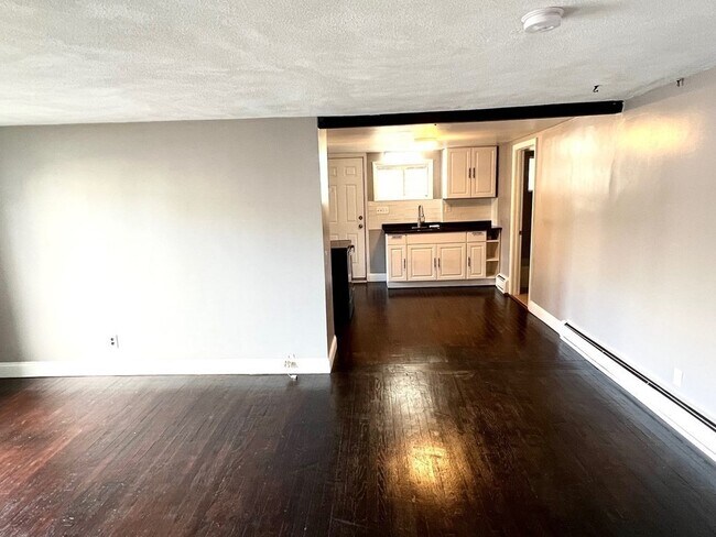 Building Photo - 150 Locust St