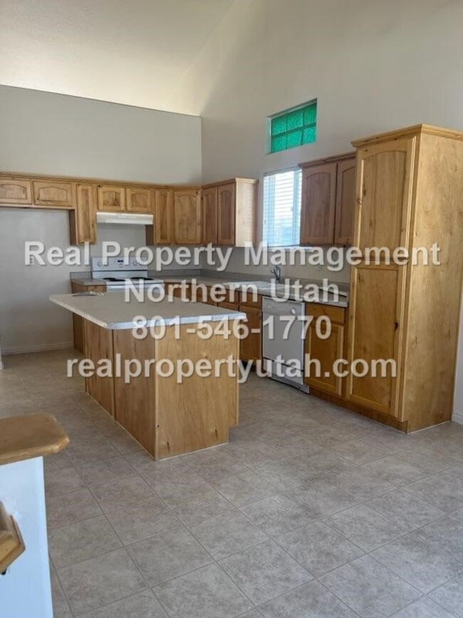 Building Photo - 4 Bedroom 3 Bath Home in West Point Now Available!