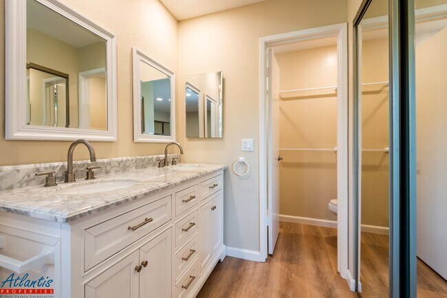 Building Photo - 6263 Malory Dr