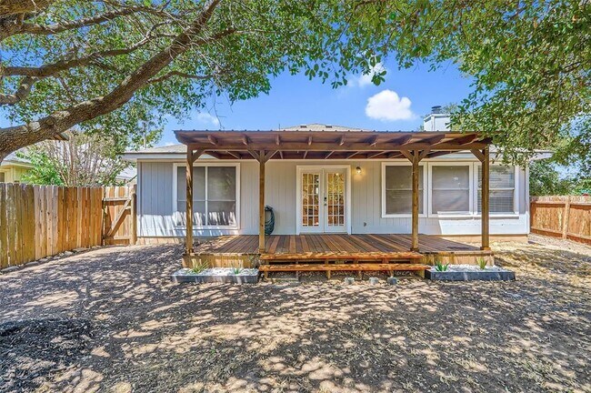 Building Photo - 1701 Hollow Tree Blvd