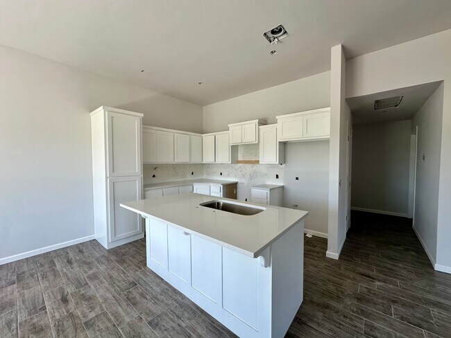 Building Photo - 1st Month Free!