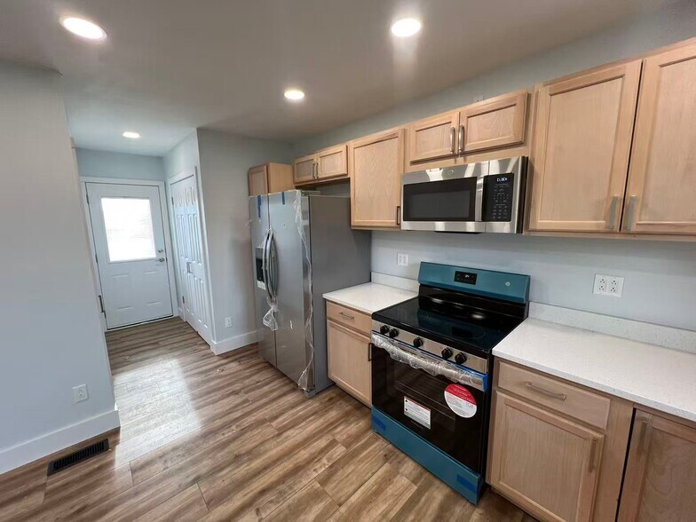 Building Photo - 1315 Mercury Dr