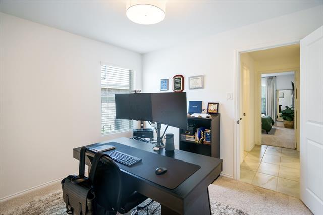 Building Photo - 1657 Bluffview Dr